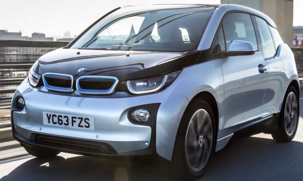 Рационалният избор на Мей за ежедневието, с който той замени любимия си Fiat Panda преди няколко години. 
